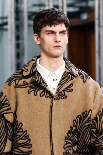 Look 2